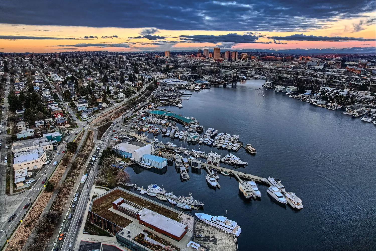 Empty moorage slip with long-term lease potential at Lake Union Landing