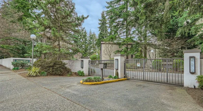 North Seattle condominium living near parks and transit corridors